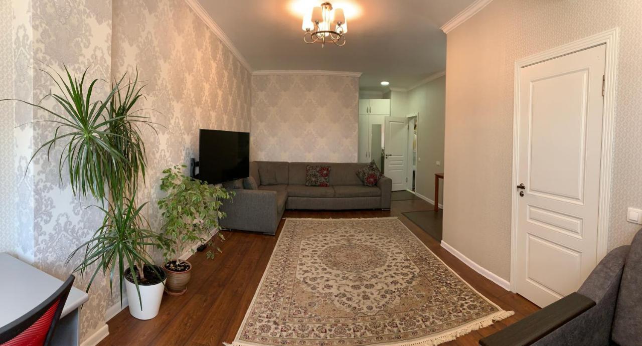 Ferienwohnung Жк Весна Almaty Exterior foto