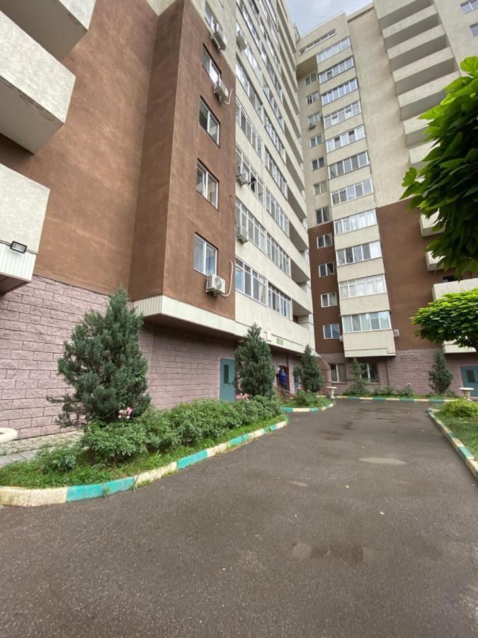 Ferienwohnung Жк Весна Almaty Exterior foto